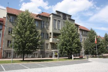 Radnice od jihozápadu ( © Ivan Grisa 07/2011)