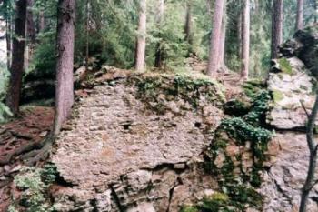 5. Opevnění jižní fronty jádra (2002 ©Random)