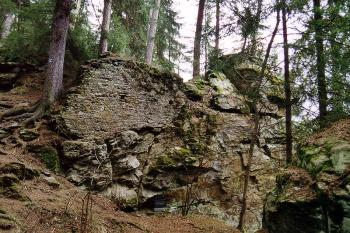 Zřícenina hradu Hus (© Jiří Cukr, 04/2002)