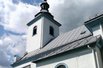 část jižní fronty kostela s věží ( © Jan P. Štěpánek 08/2008)
