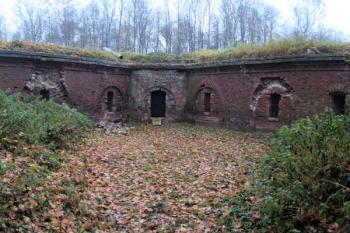 dvůr kaponiéry bastionu Ludwig ( © Pavel Zany Komárek 01/2006)