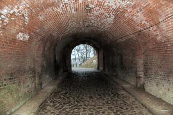 gyzická brána - průjezd hlavním valem ( © Pavel Zany Komárek 12/11/2005)