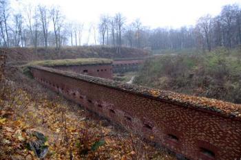Carnotova zeď a kaponiéra bastionu Ludwig ( © Pavel Zany Komárek 12/11/2005)