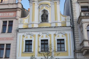 Hlavní (západní) průčelí ( © Ivan Grisa 12/2009)