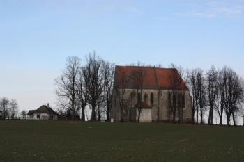 Kostel od jihu ( © Ivan Grisa 12/2009)