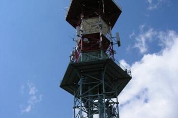 Rozhledna na Kozákově (© Jan Fišer 05/2006)