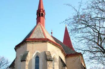 Zadní část kostela (© Aleš Marek 01/2006)