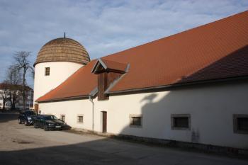 Severní bašta a přilehlé hospodářské křídlo ( © Ivan Grisa 12/2009)