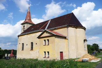 celkový pohled na kostel sv. Jiří ( © Jan P. Štěpánek 09/2009)