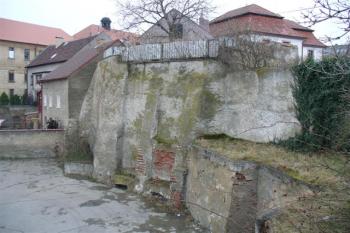 Polygonální baštovité vedení hradby (© zdeněk komínek, 03/2007)