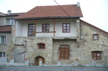 Pozůstatek pozdně gotické zástavby (© zdeněk komínek, 03/2007)