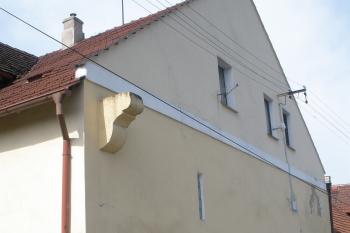Nový dům (© Jiří Suchomel, 07/2009)