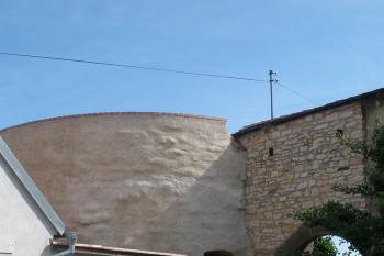 Západní bašta a brána (© Jiří Suchomel, 07/2009)