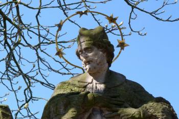 sv.Jan Nepomucký před zámkem ( © František Kinař 05/2017)