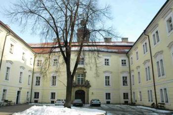 Nádvoří (© Aleš Marek 01/2006)