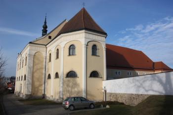 Kostel od jihovýchodu ( © Ivan Grisa 12/2009)
