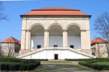 Valdštejnská lodžie - Libosad ( © Pavel Vítek 04/2007)