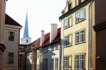 Severní průčelí od severozápadu. (© Jan Sommer, 04/2008)
