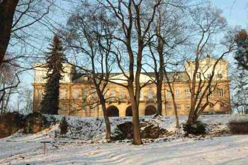 Pohled od jezírka (© Aleš Marek 01/2006)