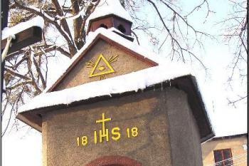 hlavní průčelí kaple ( © Jan P. Štěpánek 01/2006)
