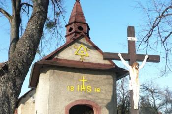 průčelí kaple na Kamenci ( © Jan P. Štěpánek 01/2009)