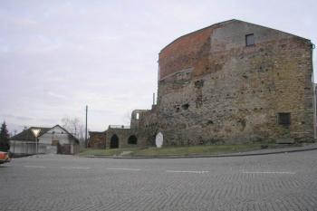 úsek opevnění z náměstí Na Marku (© Ondřej Štěpánek 01/2006)