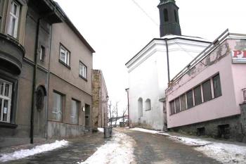 místo bývalé brány u Žerotínova náměstí (© Ondřej Štěpánek 01/2006)