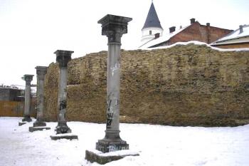 jižní úsek vnitřních hradeb (© Ondřej Štěpánek 01/2006)