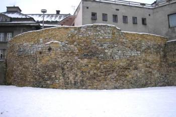 barbakán od východu (© Ondřej Štěpánek 01/2006)