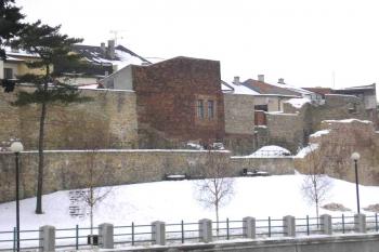 přestavěná bývalá bašta? (© Ondřej Štěpánek 01/2006)