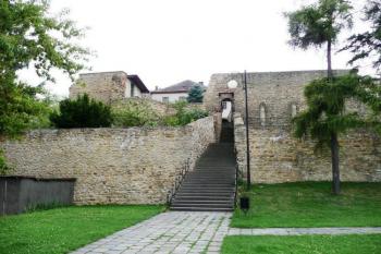 úsek hradeb s fortnou na severním obvodu města ( © Jan P. Štěpánek 07/2008)