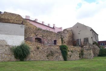Přerov - hradby vedle kostelíka sv.Jiří (© Ivo Rozehnal, 07/2009)