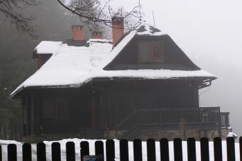 bývalý lovecký zámeček od jihu ( © Jan P. Štěpánek 12/2007)