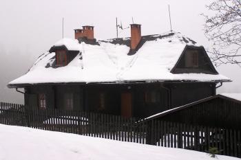 bývalý lovecký zámeček Habsburků od jihozápadu ( © Jan P. Štěpánek 12/2007)