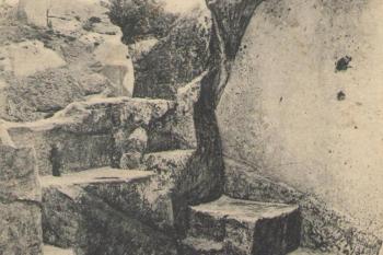 Drábské světničky - historický pohled na vytesaný oltář v místnosti kaple (© anonym)