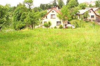 Panorama plochy jádra hrádku od jihovýchodu (© Jan P. Štěpánek 2005)