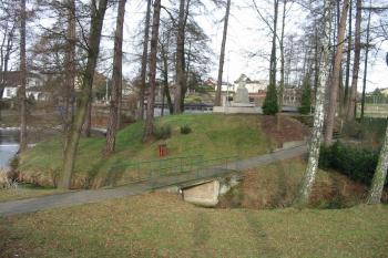 pohled na tvrziště od jihu (© D Dohňanský, 01/2015)