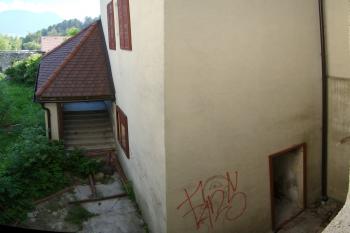 Vstupní schodiště do 1. patra (© Vilibald Liebscher, 06/2013)