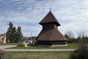 Dřevěná zvonice Horní Stakory (© Jiří Čížek  03/2026)