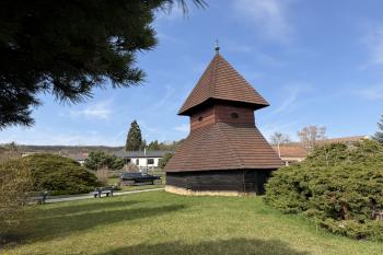 Dřevěná zvonice Horní Stakory (© Jiří Čížek  03/2026)