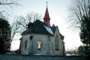 Pohled na kostel od zadu (© Aleš Marek 01/2006)