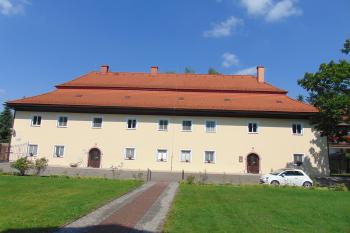 Čelní jižní průčelí (© Dušan Dohňanský  08/2023)