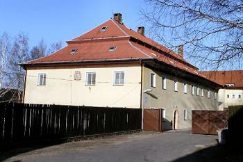 pohled od západu ( © Pavel Zany Komárek 30/3/2002)