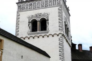 renesanční zvonice zdobená sgrafitty ( © Jan P. Štěpánek 05/2008)