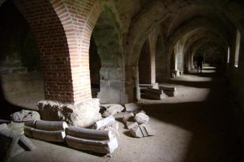 klášterní podzemí (lapidarium) (© Petr Pospíšil, 07/2014)