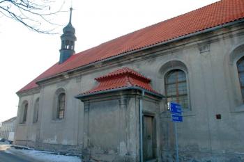 Zadní část kostelní lodi (© Aleš Marek 01/2006)