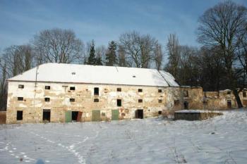 Budova statku (© Aleš Marek 01/2006)