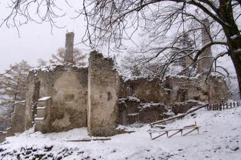 Révayovský kaštiel (zámek) od jihu ( © Jan P. Štěpánek 11/2007)