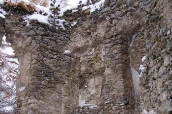 původní polygonální dělová bašta, která se stala součástí Révayovkého kaštiela ( © Jan P. Štěpánek 11/2007)