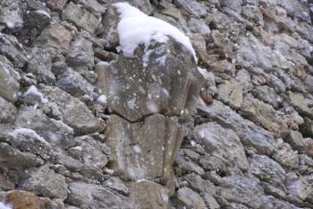 detail kamenných prvků zřícené klemby kaple sv. Ondřeje ( © Jan P. Štěpánek 11/2007)
